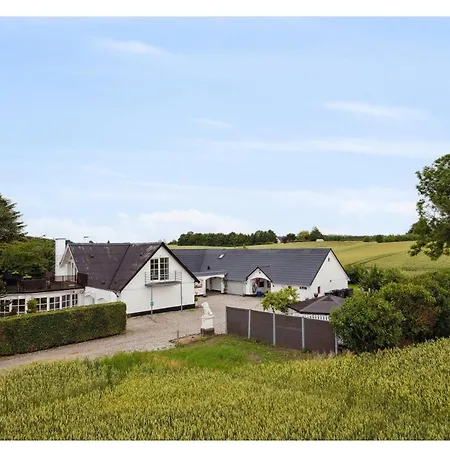 Nedlagt Landbrug Med 3 Lägenhet *