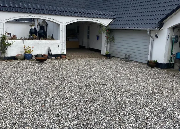 Nedlagt Landbrug Med 3 Lägenhet *