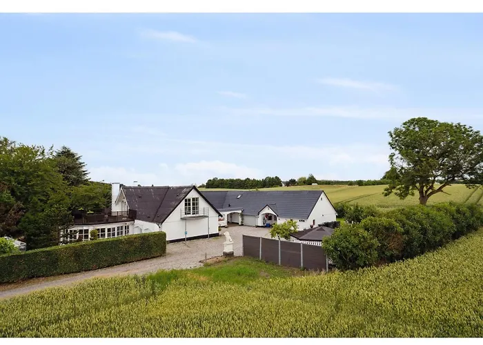 Nedlagt Landbrug Med 3 Lägenhet *